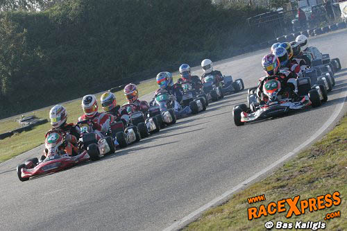 Roy Bakker van start op pole